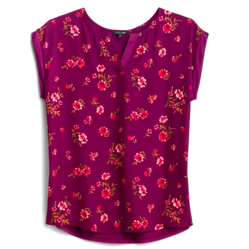 Light weight, short sleeved, flower top